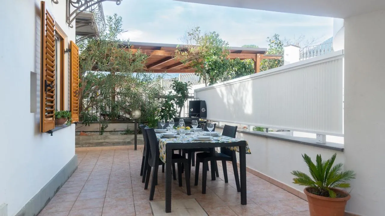 Apartament Oasi In Centro - Cala Gonone 0*,